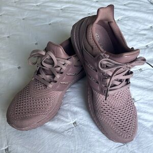 Adidas Ultraboost 1.0 DNA. Womens Sneaker